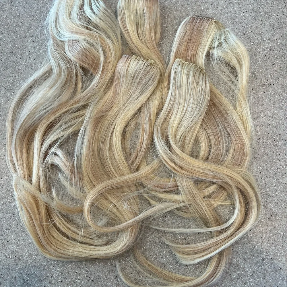 100% Human Hair Clip-In Blonde Extensions - Picture 3 of 13